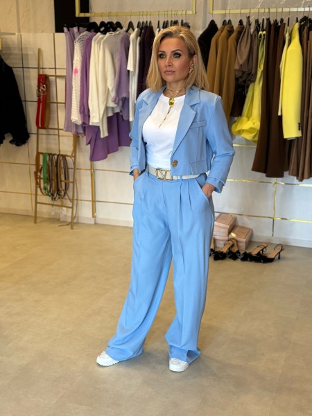 Blazer kurz mit goldenem Knopf hellblau One Size