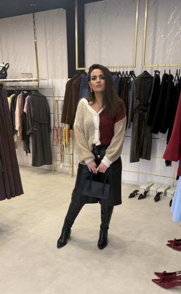 Cardigan mit goldenen Knöpfen One Size